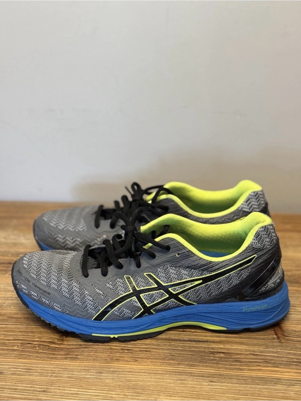 ASICS Gel-DS Trainer 22 Mens Running Trainers US 7